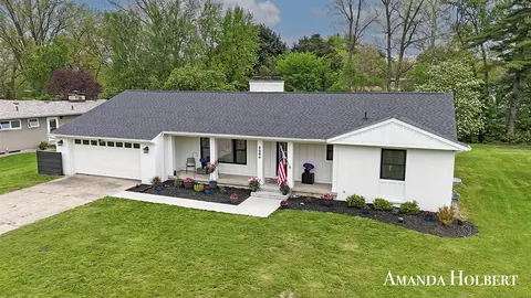 4604 Curwood, Kentwood, MI 49508