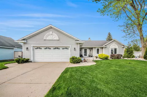 2257 Stowevalley, Grand Rapids, MI 49508