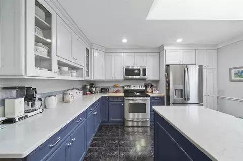 Kitchen - 676 Stonecrest, Adrian, MI 49221 photo 2 of 4
