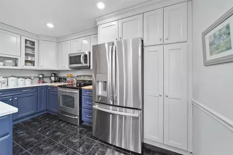 Kitchen - 676 Stonecrest, Adrian, MI 49221 photo 4 of 4