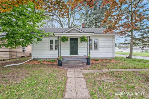 62 Holly, Grand Rapids, MI 49548