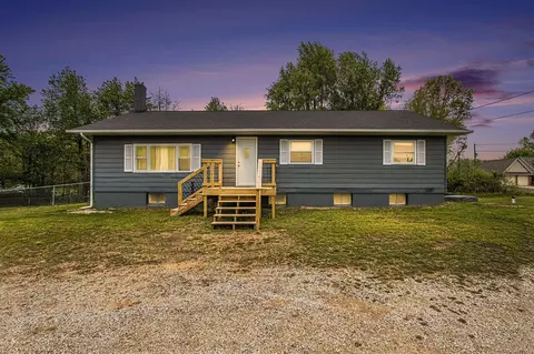 21164 Calvin Hl, Cassopolis, MI 49031