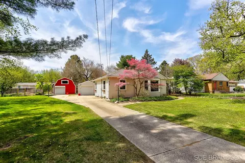 558 Pinecrest, Holland, MI 49424