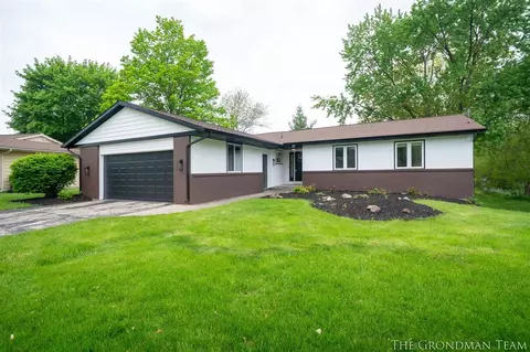 7879 Ridgewood, Jenison, MI 49428