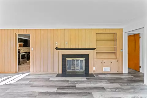 Living - 1508 Flushing, Flushing, MI 48433 photo 2 of 3