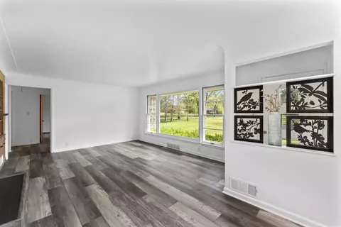 Living - 1508 Flushing, Flushing, MI 48433 photo 3 of 3