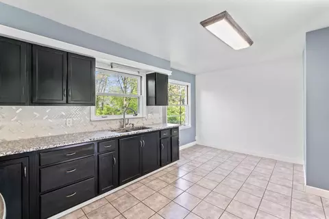 Kitchen - 1508 Flushing, Flushing, MI 48433 photo 2 of 2