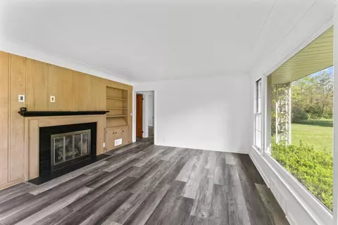 Living - 1508 Flushing, Flushing, MI 48433 photo 1 of 3