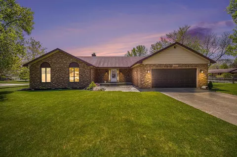 1802 Williamsburg, Stevensville, MI 49127