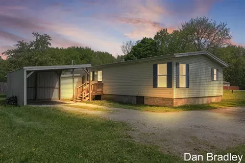 412 Poplar, Howard City, MI 49329