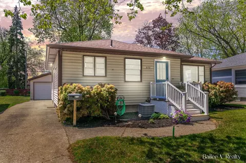 272 W 29th, Holland, MI 49423