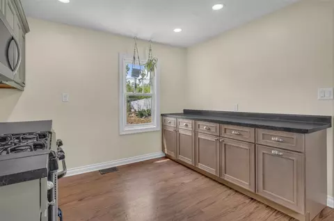338 Marion, Jackson, MI 49203 photo 9