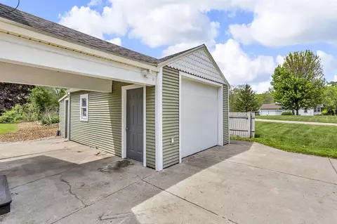 338 Marion, Jackson, MI 49203 photo 36