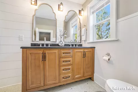 Bath - 521 E Savidge, Spring Lake, MI 49456 photo 2 of 3
