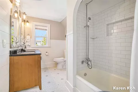 Bath - 521 E Savidge, Spring Lake, MI 49456 photo 3 of 3