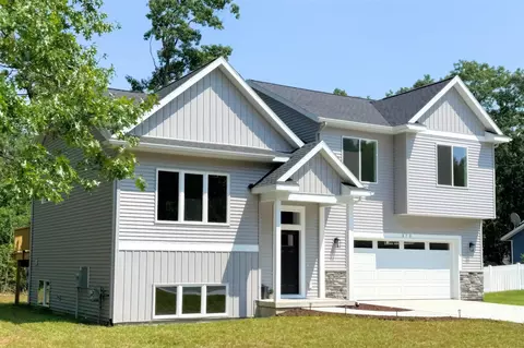 370 Chopin, Muskegon, MI 49442
