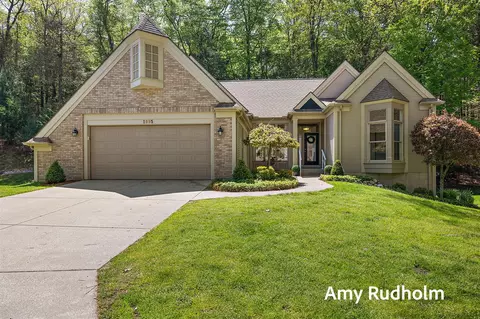 1995 W W Gln, Norton Shores, MI 49441