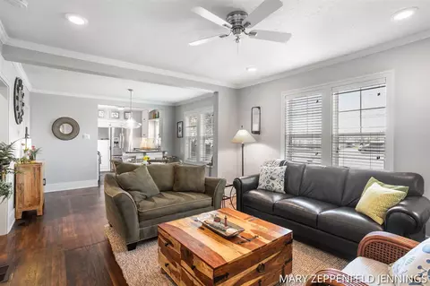 Living - 204 Dixie, Spring Lake, MI 49456 photo 3 of 5