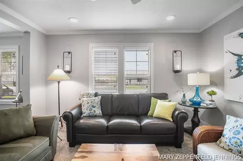 Living - 204 Dixie, Spring Lake, MI 49456 photo 2 of 5