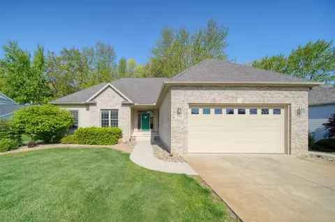 2216 Lake Wood, Jackson, MI 49203