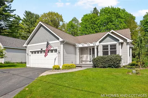 3760 Lakeshore, Holland, MI 49424