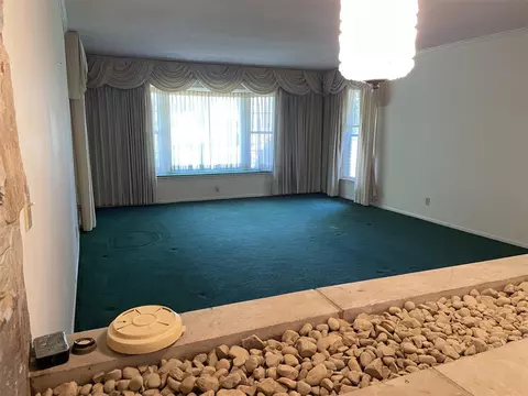 Living - 1120 Marshall, Tekonsha, MI 49092 photo 2 of 7