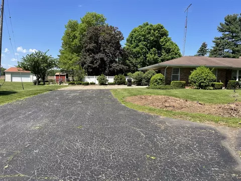 Exterior - 1120 Marshall, Tekonsha, MI 49092 photo 7 of 15