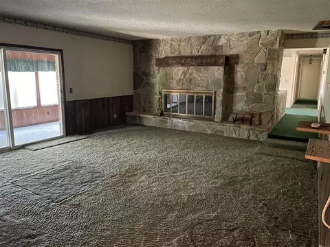 Living - 1120 Marshall, Tekonsha, MI 49092 photo 6 of 7