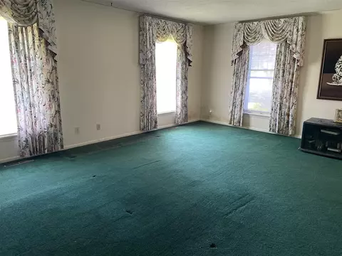 Living - 1120 Marshall, Tekonsha, MI 49092 photo 5 of 7