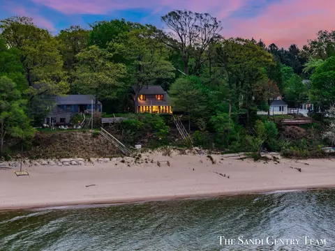 3327 N Lakeshore, Holland, MI 49424