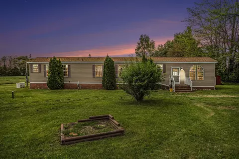33610 M-60, Athens, MI 49011