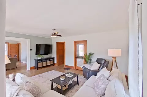 Living - 29045 Van Riper, Flat Rock, MI 48134 photo 6 of 6