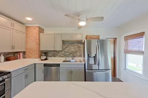 Kitchen - 29045 Van Riper, Flat Rock, MI 48134 photo 1 of 5