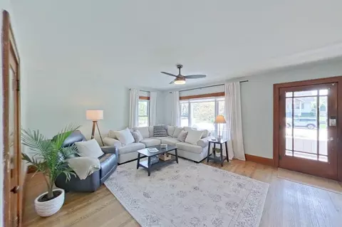 Living - 29045 Van Riper, Flat Rock, MI 48134 photo 5 of 6