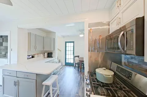 Kitchen - 29045 Van Riper, Flat Rock, MI 48134 photo 2 of 5