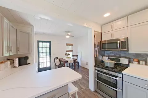 Kitchen - 29045 Van Riper, Flat Rock, MI 48134 photo 3 of 5