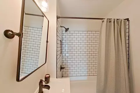 Bath - 29045 Van Riper, Flat Rock, MI 48134 photo 1 of 5