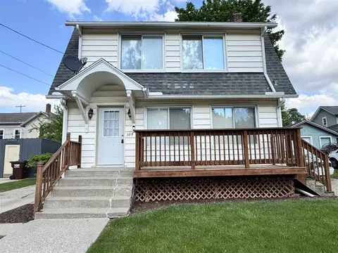 Exterior - 109 Park Pl E, Adrian, MI 49221 photo 2 of 4