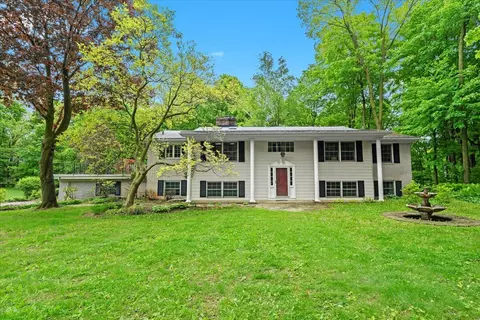 20196 E Whipple, Northville, MI 48167