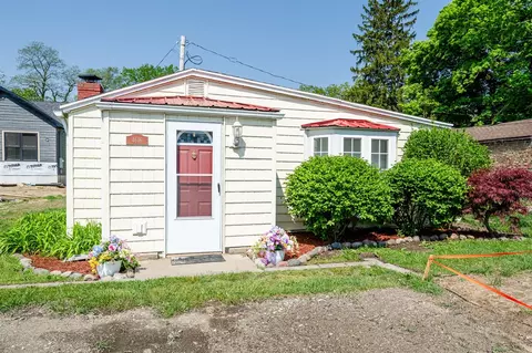 4616 Paw Paw Lk, Coloma, MI 49038
