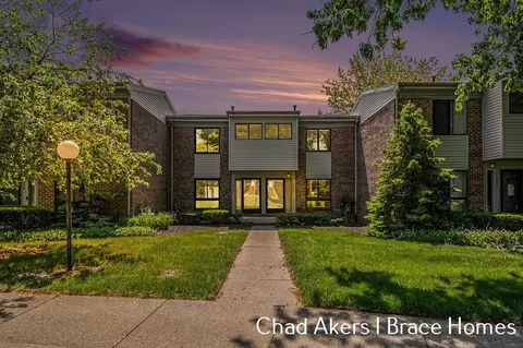 6244 Lincolnshire, Grand Rapids, MI 49546
