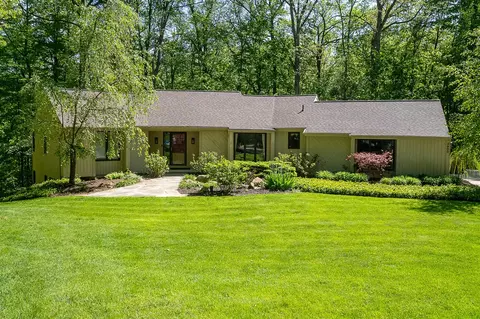 3950 Maplecrest, Grand Rapids, MI 49546