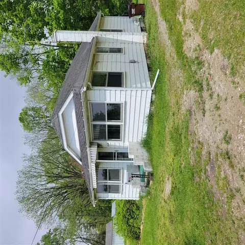 1614 Mooreville, Milan, MI 48160