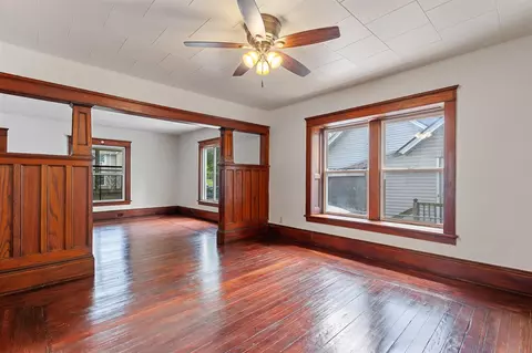 Living - 604 Edgewood, Jackson, MI 49202 photo 7 of 9