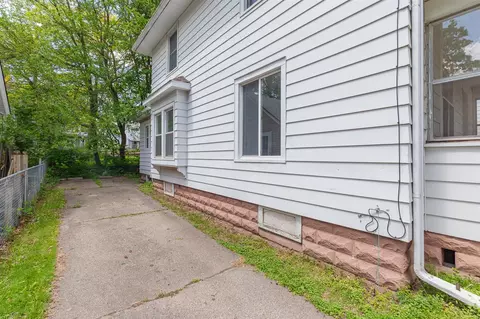 Exterior - 604 Edgewood, Jackson, MI 49202 photo 2 of 5