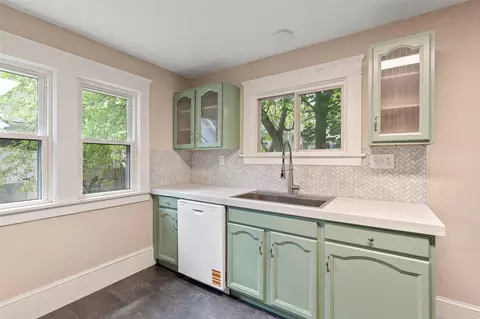Kitchen - 604 Edgewood, Jackson, MI 49202 photo 1 of 7