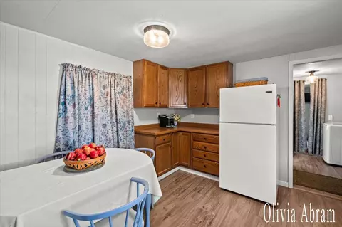 Kitchen - 5159 82nd, Newaygo, MI 49337 photo 2 of 3