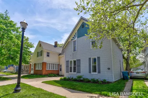 88 W 12th, Holland, MI 49423