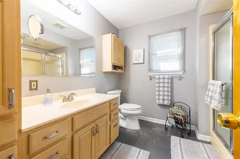 Bath - 2595 Will Carleton, Flat Rock, MI 48134 photo 1 of 2