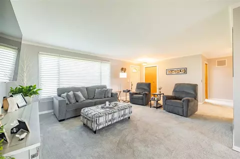 Living - 2595 Will Carleton, Flat Rock, MI 48134 photo 2 of 4